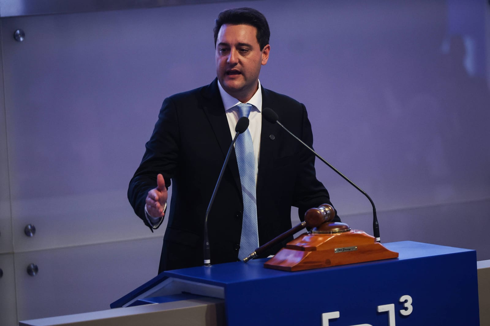 Flávio liga para Ratinho Jr e acerta apoio de governador a sua candidatura