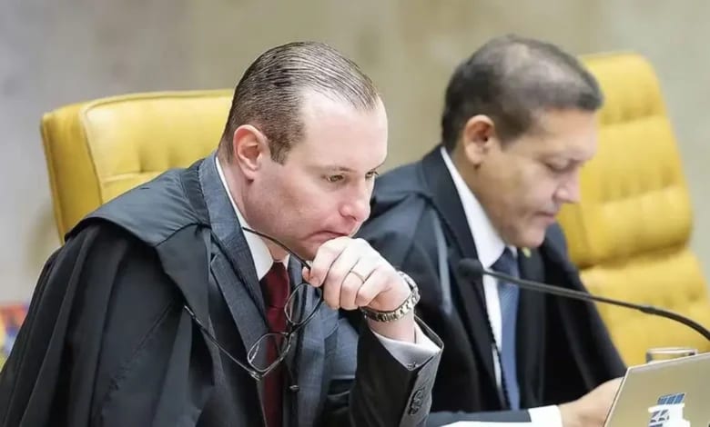 Decisão no Supremo divide Aliados de Flávio e governistas nas redes sociais