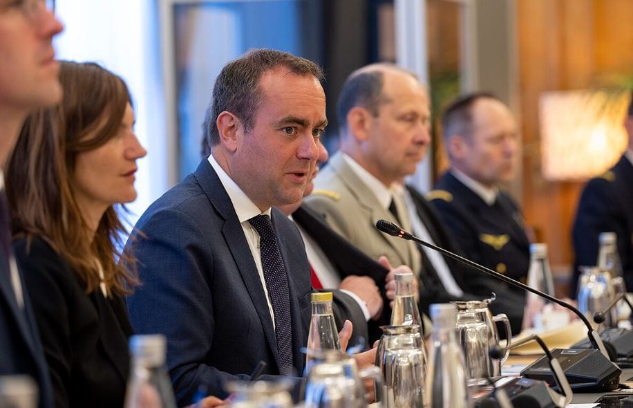 França anuncia toques de recolher localizados e reforço de segurança a partir de hoje