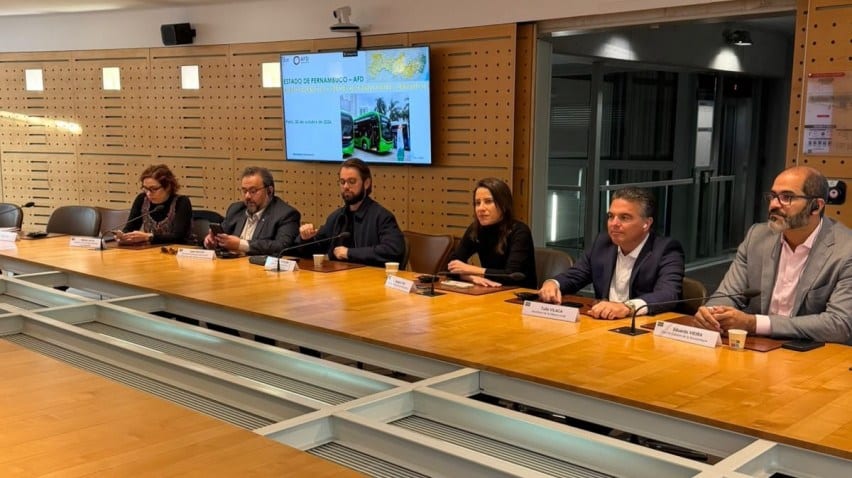 Em Paris, governadora Raquel Lyra discute modernização da frota de ônibus da RMR e abastecimento de água com Agência Fra