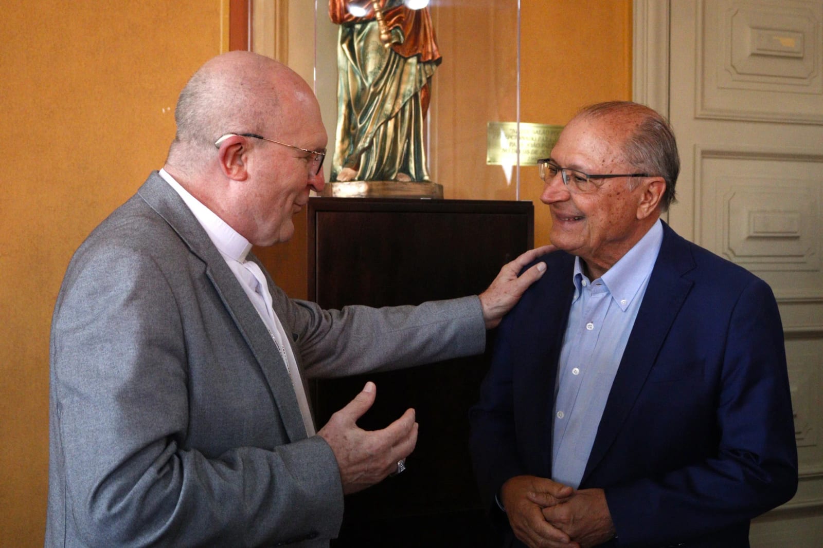 Alckmin se reúne com arcebispo de Curitiba em visita à cidade