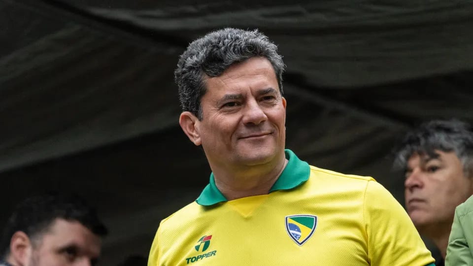 Em campanha com Flávio, Moro deixa de votar sobre fim da escala 6×1