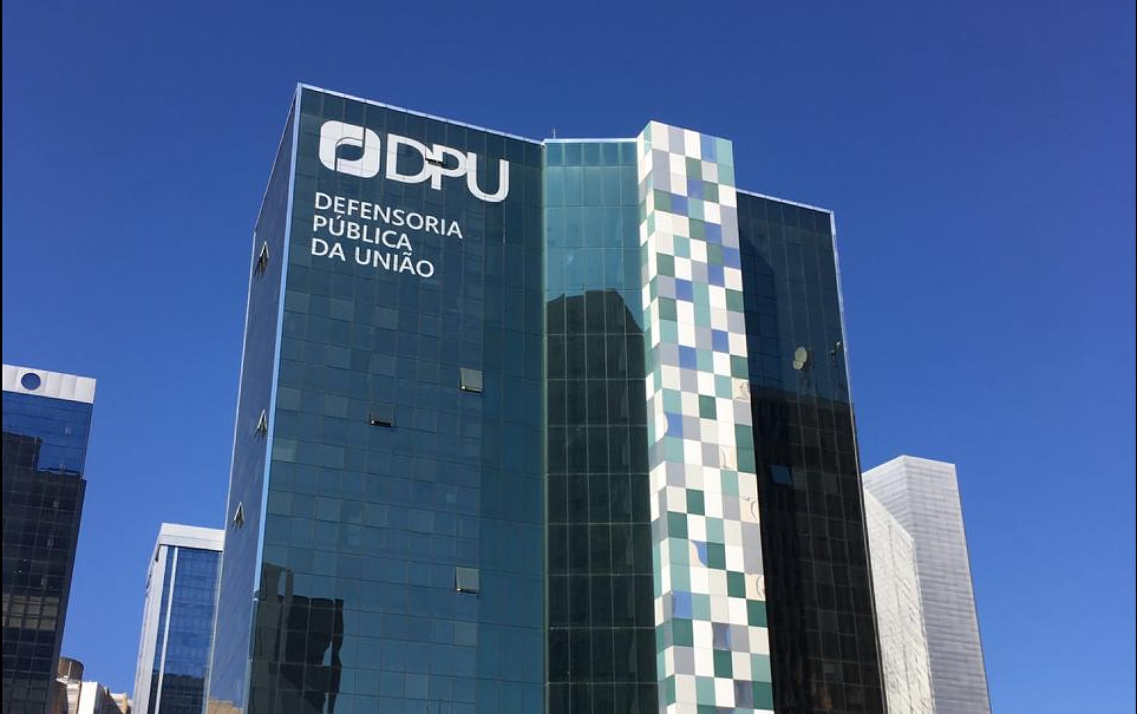 Lula sanciona lei 15.500/2026 que cria fundo para a DPU, com vetos