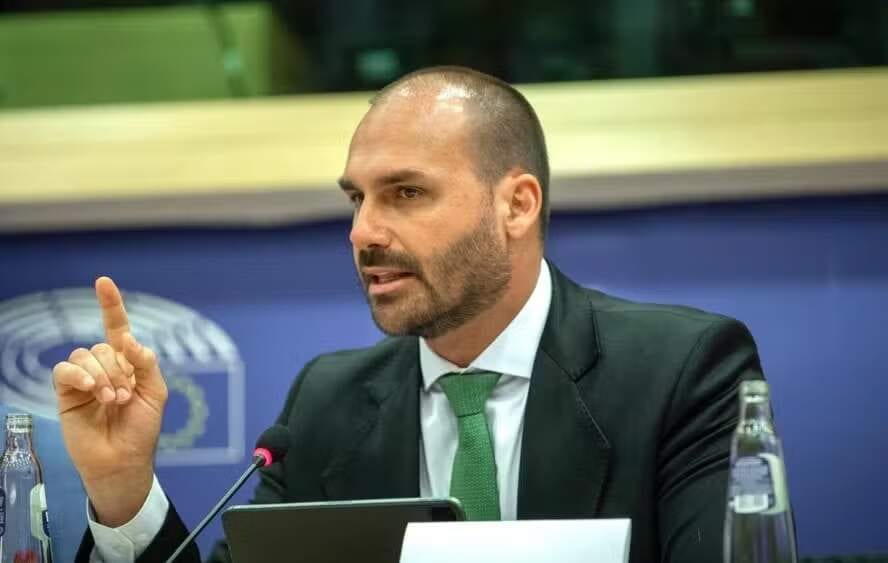 Zambelli, Eduardo Bolsonaro e mais: veja bolsonaristas que deixaram o Brasil