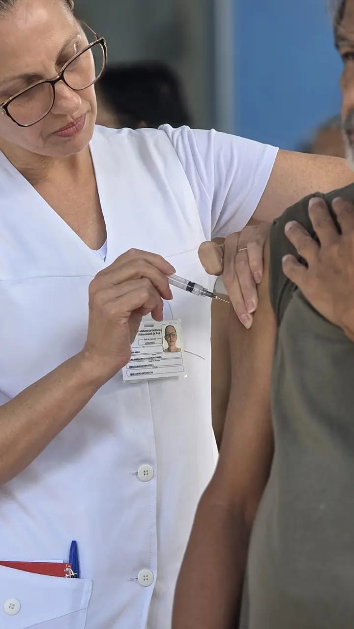 Poá amplia proteção de idosos com aplicação da vacina pneumo20 a partir dos 85 anos