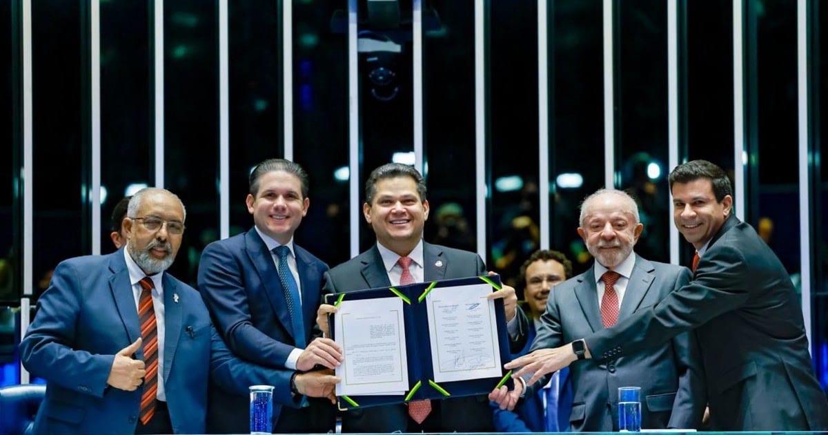 Congresso promulga emenda que acaba com a escala 6x1 e prevê jornada de 40 horas semanais