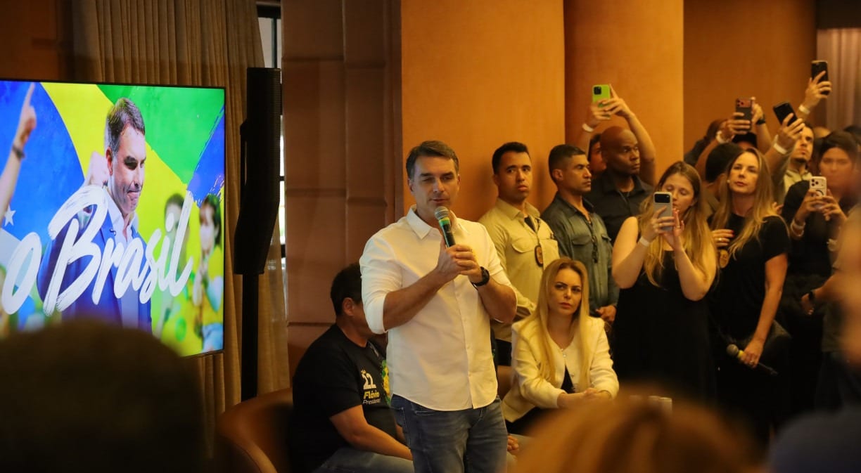 Flávio Bolsonaro: Tarcísio tinha a expectativa de ser candidato a presidente da República