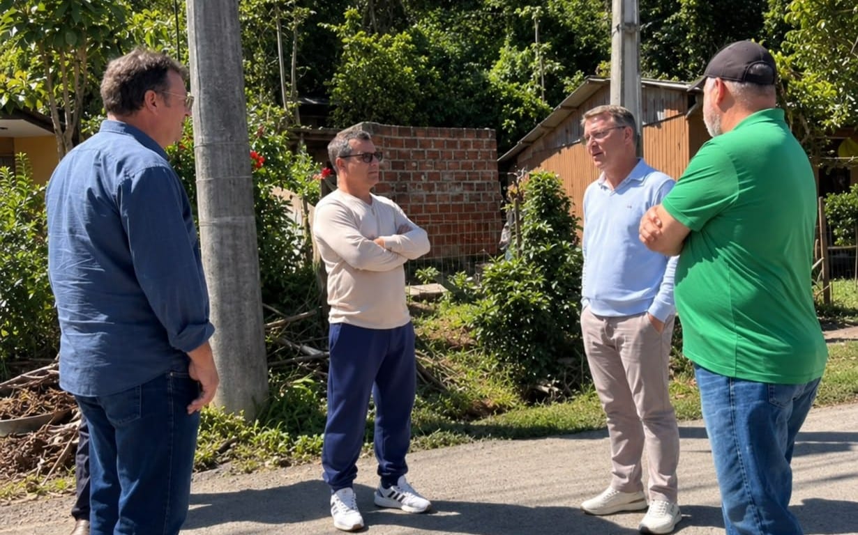 Três Coroas inicia recapeamento e melhorias de drenagem no bairro Asmutc