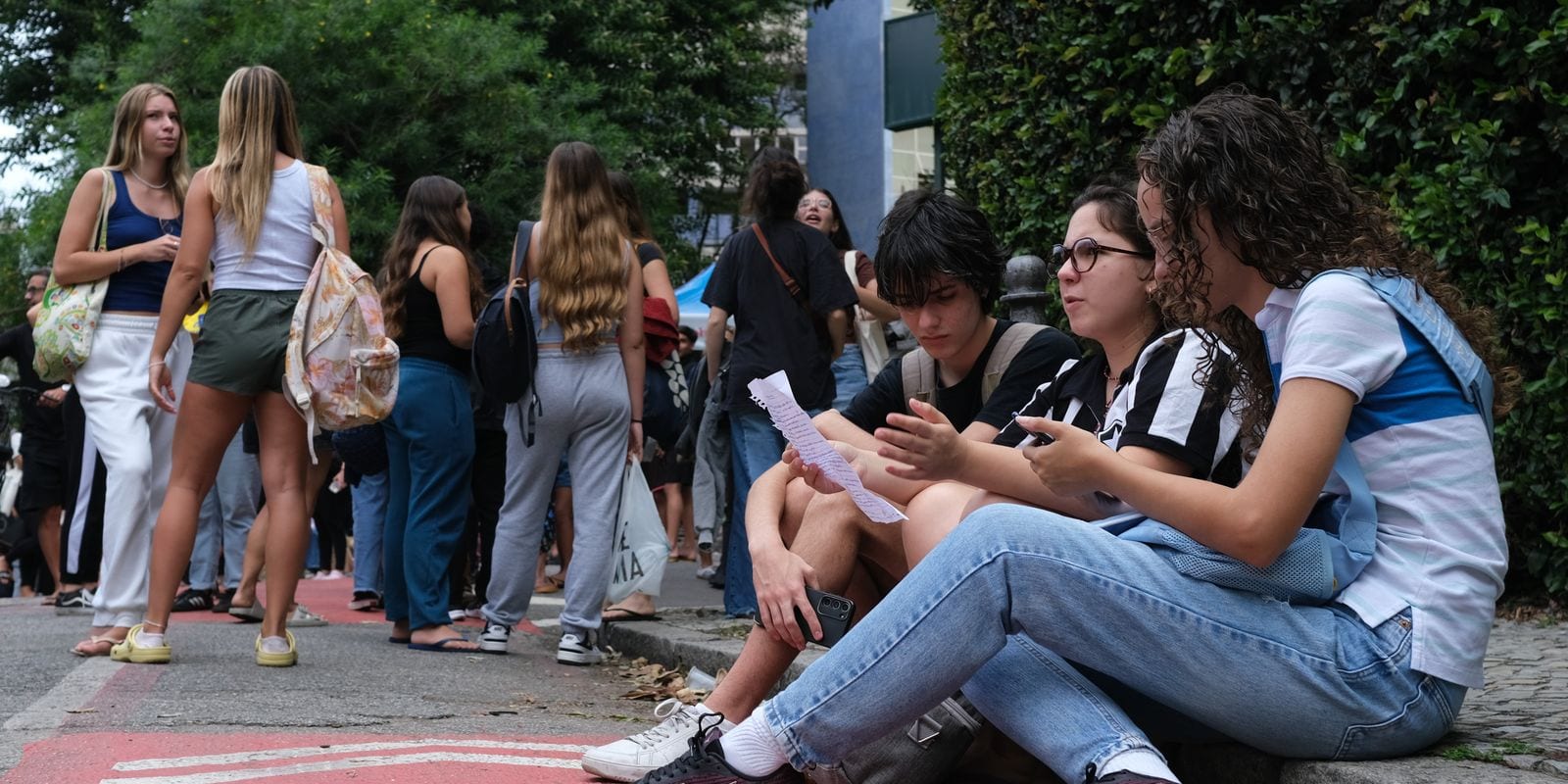 Saeb 2025: aprendizagem melhora, mas matemática no ensino médio preocupa