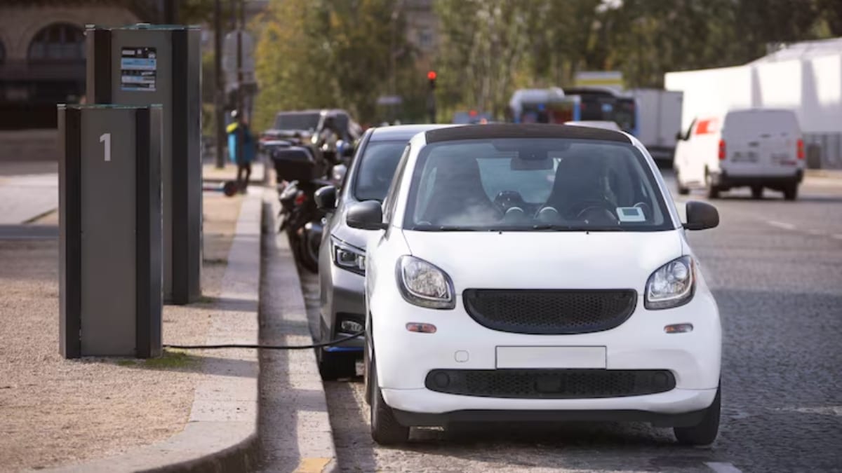 BH proíbe estacionamento entre 23h e 5h em trecho da Avenida Guarapari