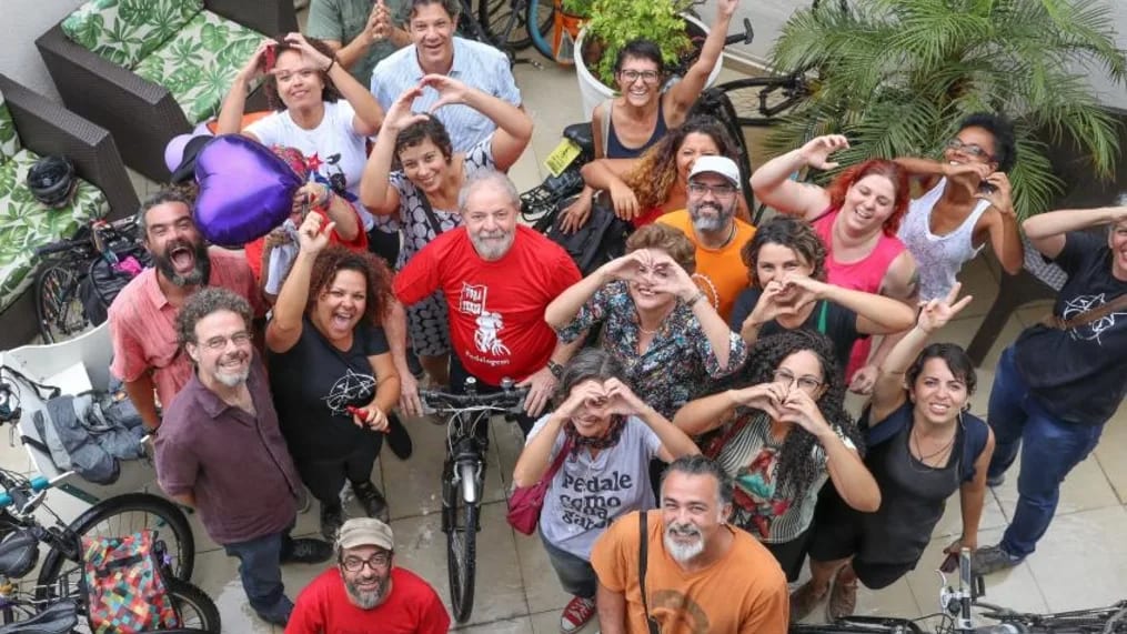 Pedalada no Recife e porta a porta no Sítio Histórico de Olinda são realizados na reta final da campanha por Lula