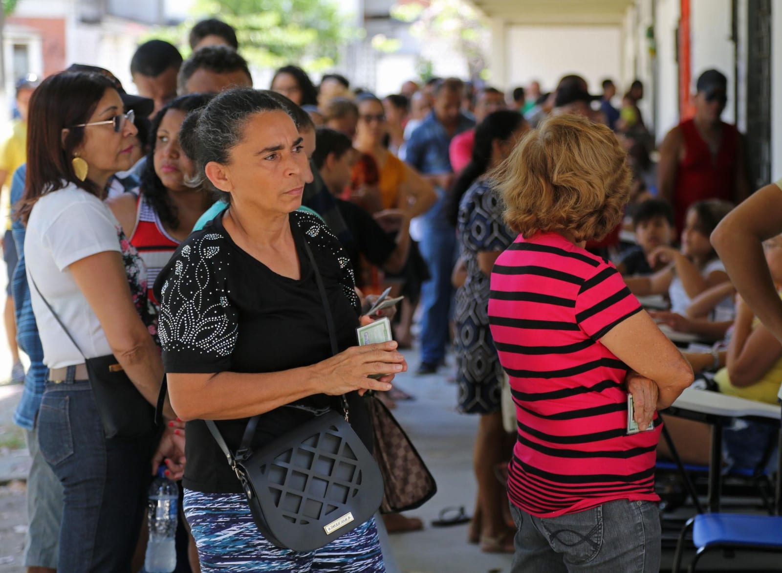 Mulheres são 52,81% do eleitorado, mas têm só 103 das 594 cadeiras
