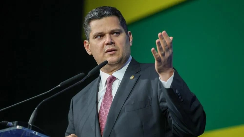 União Brasil e PP anunciam apoio a Alcolumbre no Senado