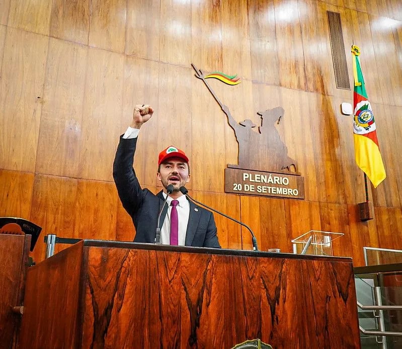 Adão Pretto Filho: ‘Tenho muito orgulho de dizer na tribuna que vim do MST’