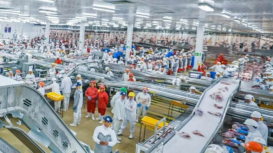 Empresa de Goiás, JBS pode ser afetada por plano de Trump contra grandes frigoríficos nos EUA