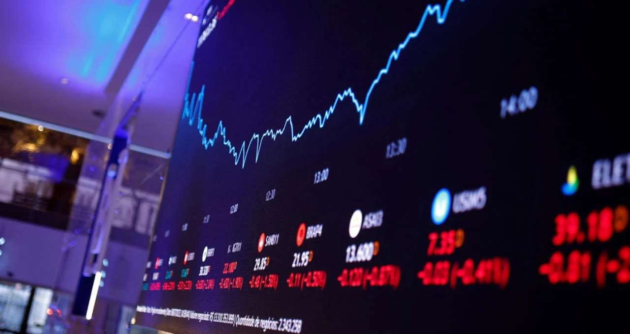 Ibovespa amarga 3º dia de queda após eleições e já recua 17% na semana