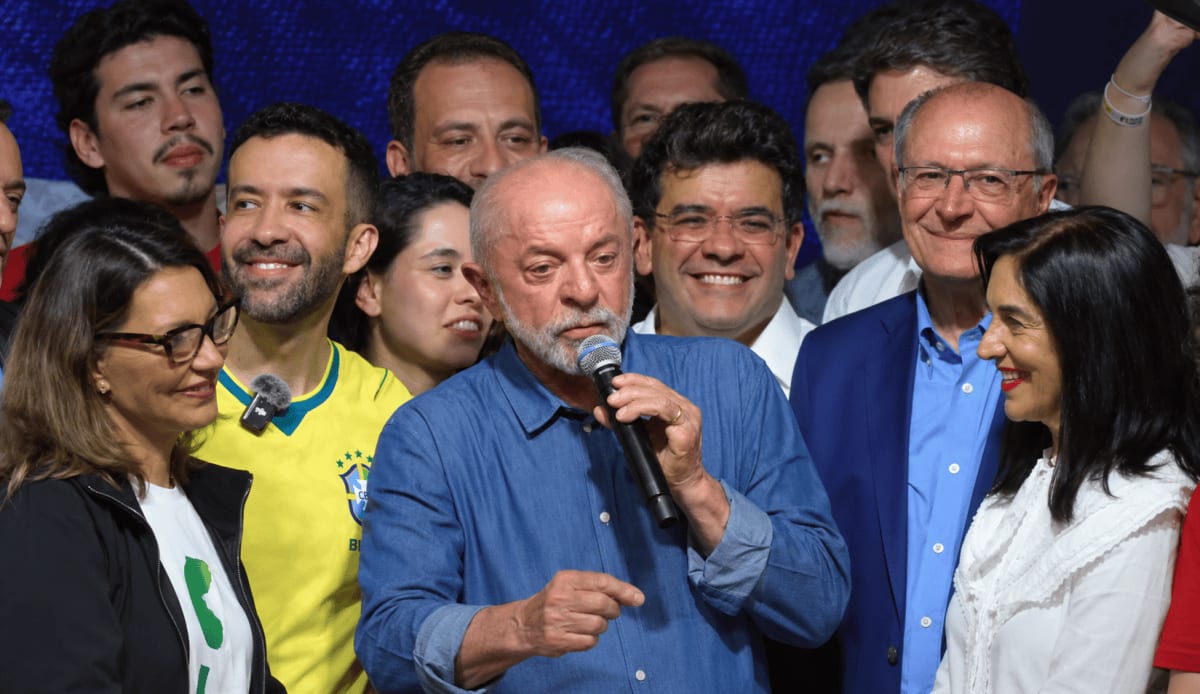 Partidos de centro veem espaço para diálogo com Lula