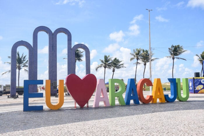 25ª Parada LGBT+ altera trânsito na orla neste domingo