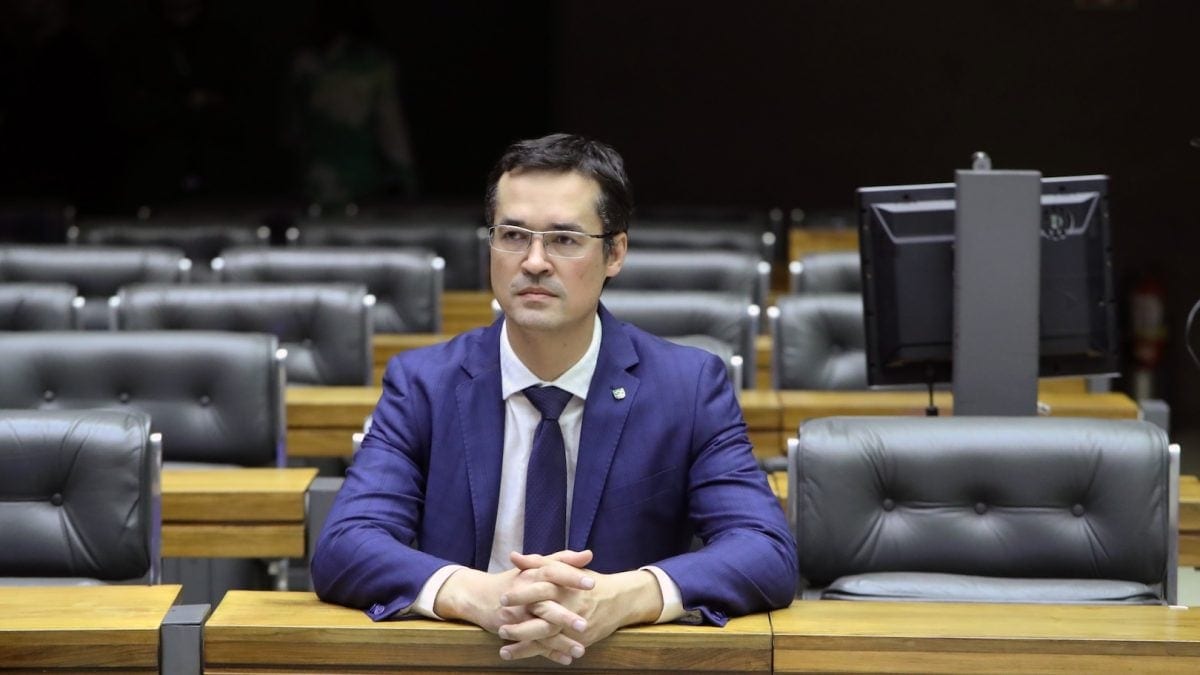 TSE adia análise da candidatura de Dallagnol ao Senado