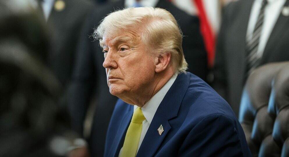 Trump anuncia pausa em ataques ao Irã para buscar acordo rápido