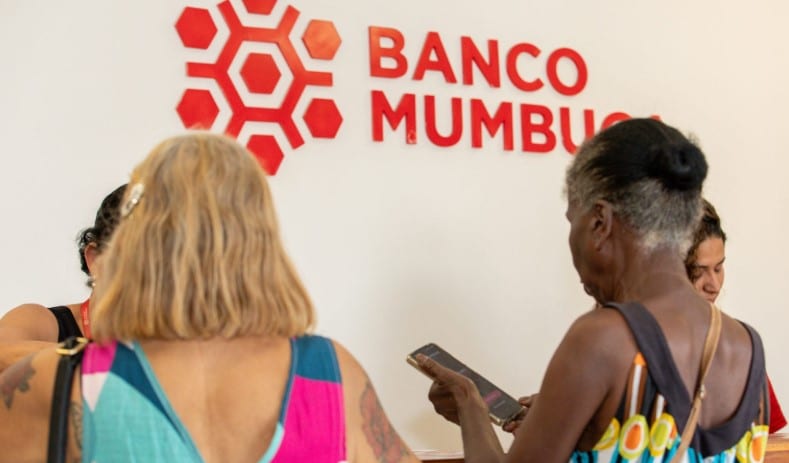 Maricá inicia entrega do novo cartão da moeda social Mumbuca