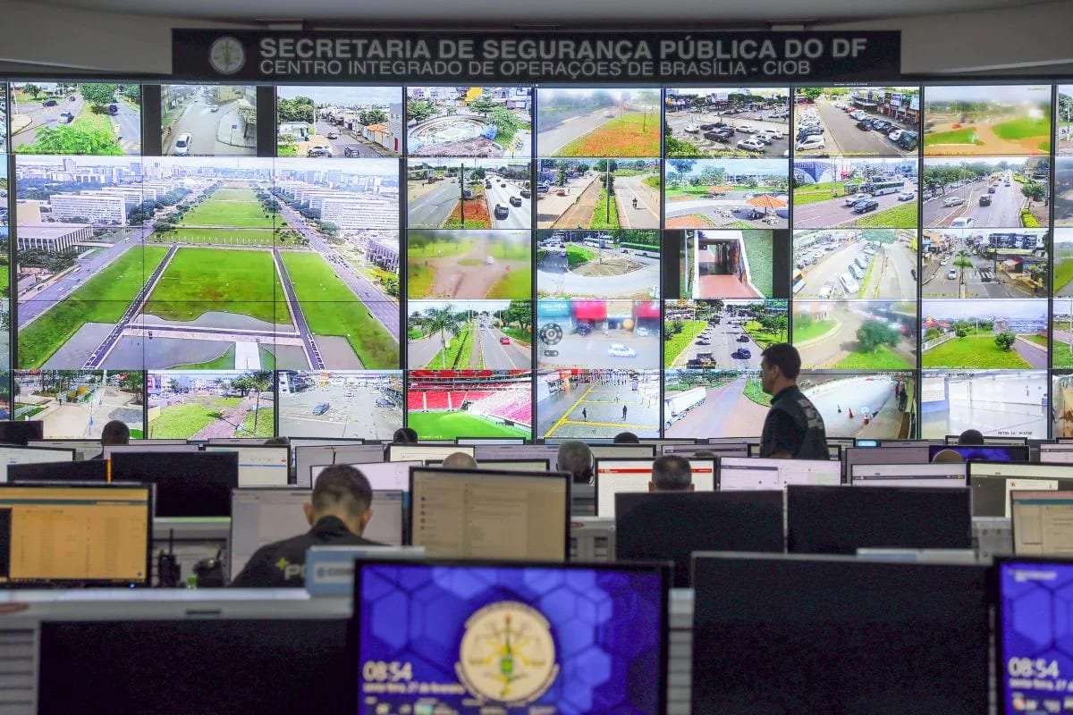 Câmeras no DF leem 700 mil rostos por semana, diz secretário
