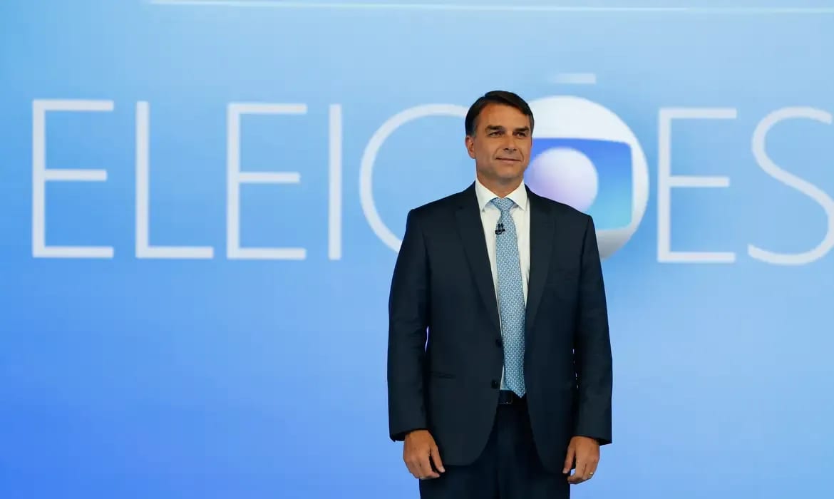Flávio liga Lula ao 'Tigrinho' e Lula culpa Jair Bolsonaro
