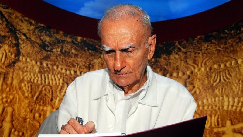 Câmara do Recife aprova Ariano Suassuna patrono da cultura