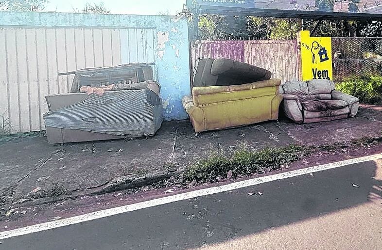 Cata-bagulho em Rio Claro registra falhas e móveis ficam dias nas calçadas