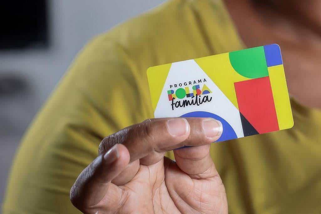 64% aprovam reajuste de 15% no Bolsa Família anunciado por Lula
