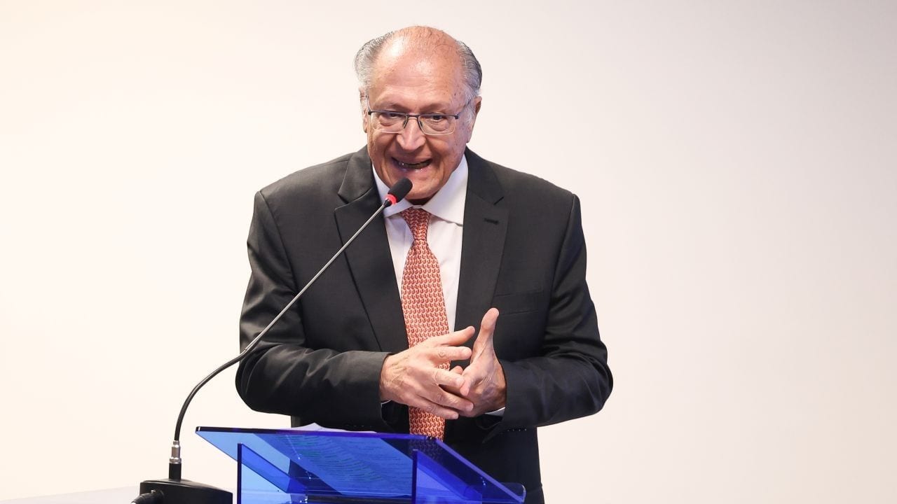 Alckmin defende ajuste após dívida subir a 82,5% do PIB