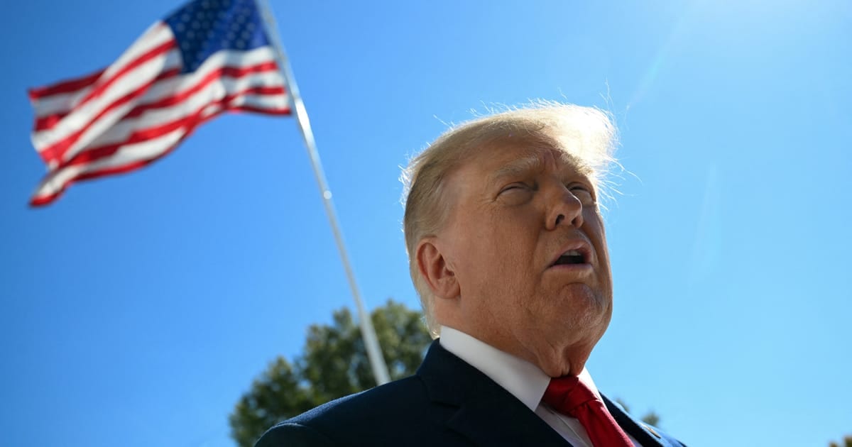 Aprovação de Trump sobe para 32% antes das eleições de meio de mandato, mostra pesquisa Reuters Ipsos