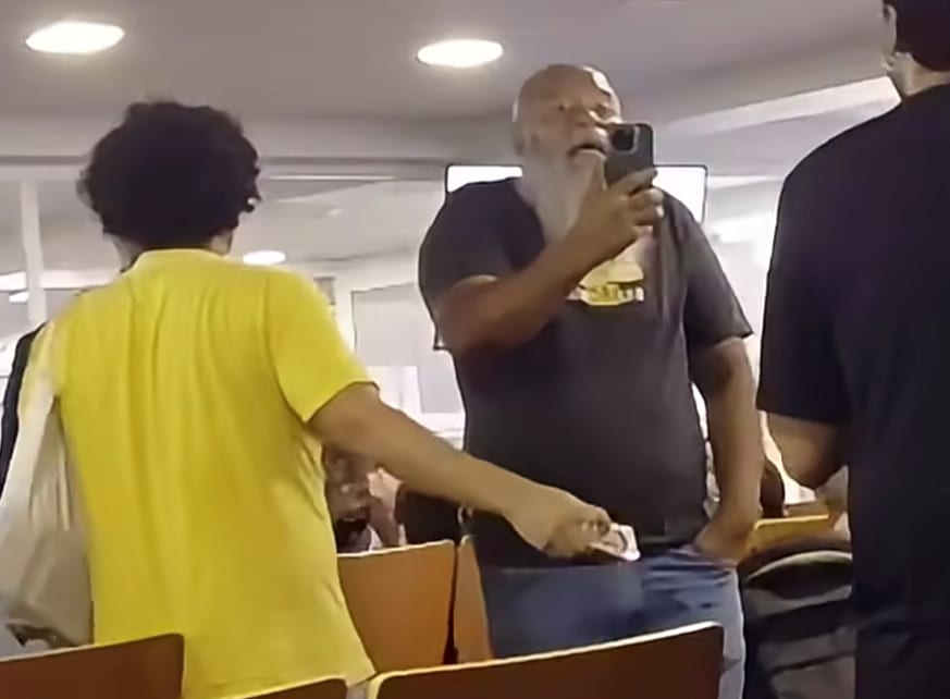 Nelcivan admite 'tapa no braço' em jornalista na Câmara