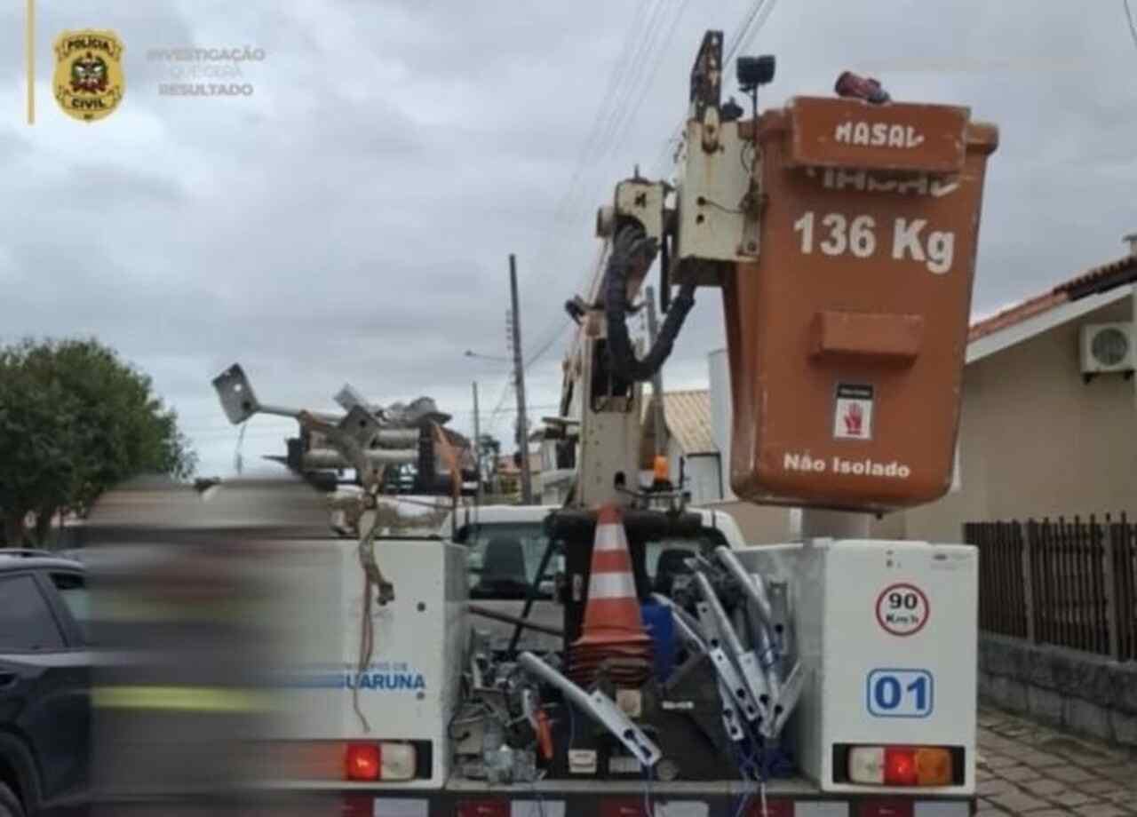 Servidores são presos em flagrante furtando fios com veículo da prefeitura de Jaguaruna