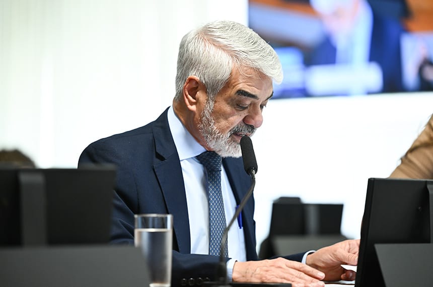 PL 3.878/2024 pode exigir avaliação prática para profissionais de Libras
