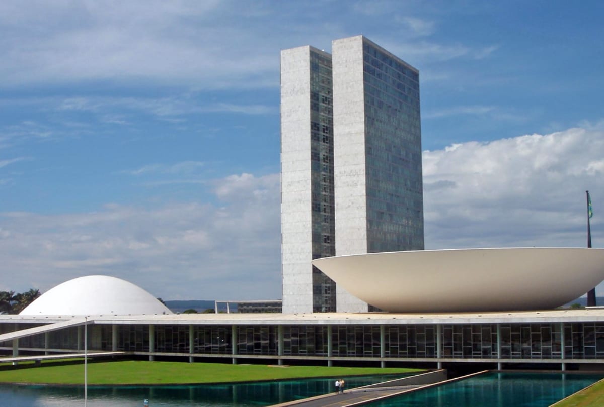 Presidente e governadores assumem cargos em novas datas em 2027