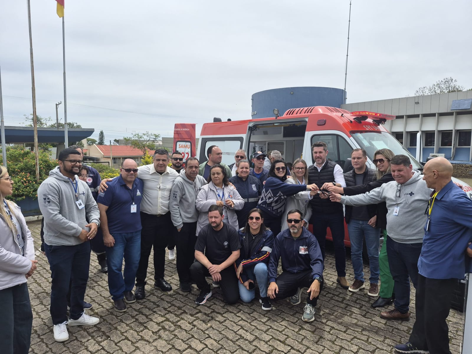Solicitada em 2023, nova ambulância do SAMU é entregue à Prefeitura de Alegrete