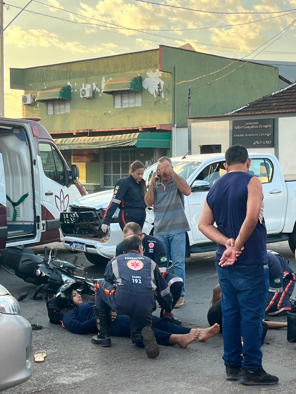 Câmera flagra batida entre caminhonete e moto em Porangatu; veja o vídeo