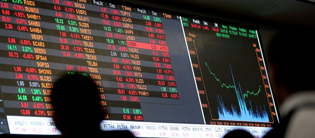Ibovespa avança e destoa do exterior com petróleo e PIB; 5 coisas para saber antes de investir hoje (1º)