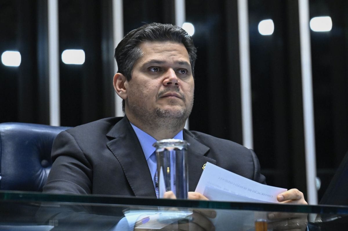Alcolumbre pauta PEC da Segurança para sessão de terça-feira (3) no Senado
