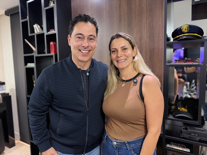 Franciele Villa fecha dobrada com o deputado federal Márcio Alvino