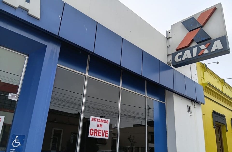 Caixa segue em greve nacional por tempo indeterminado