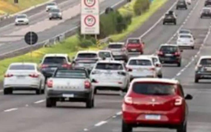 Assembleia do RS derruba veto; taxa do CRLV cai a partir de 2027