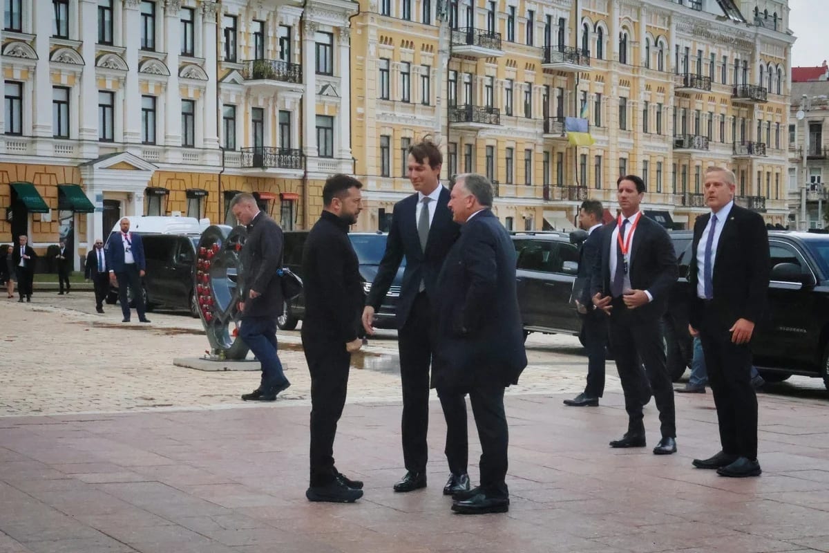 Enviados de Trump chegam a Kiev com nova proposta de paz