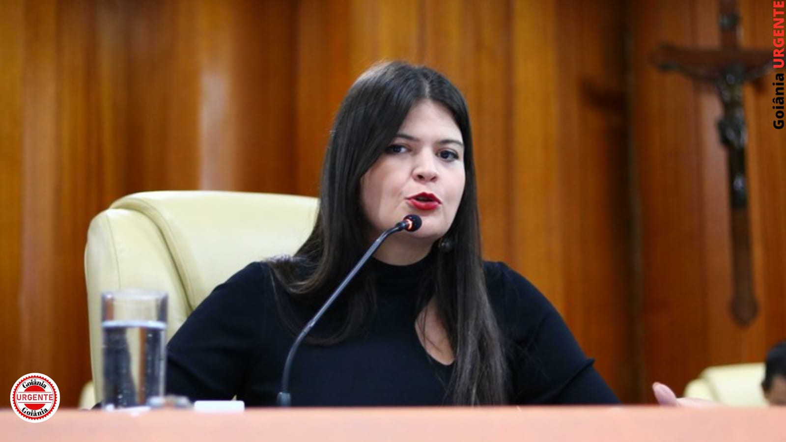TSE concede liminar e mantém Aava Santiago no cargo de vereadora, em Goiânia