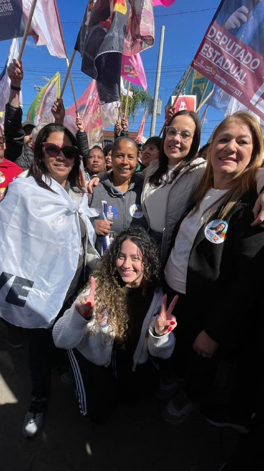 Juliana Brizola faz ato da Frente Ampla em Vila Santa Isabel, Viamão