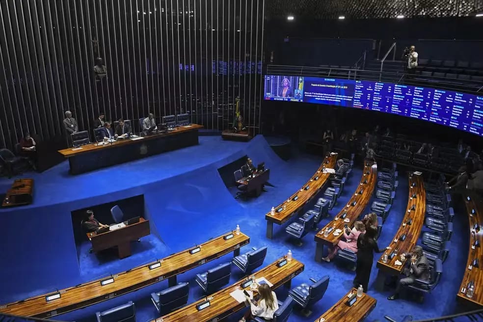 Fim da escala 6×1 passa por votação no Senado nesta quarta-feira, 14, e precisa de 49 votos para avançar