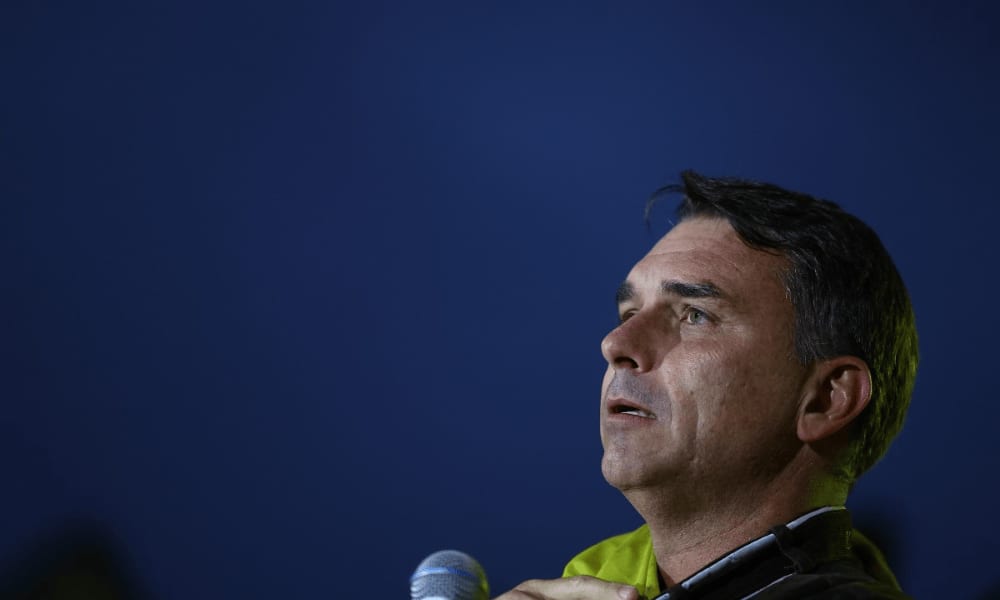 ‘Quem governa o Brasil: você ou o Google?’, questiona Flávio a Lula