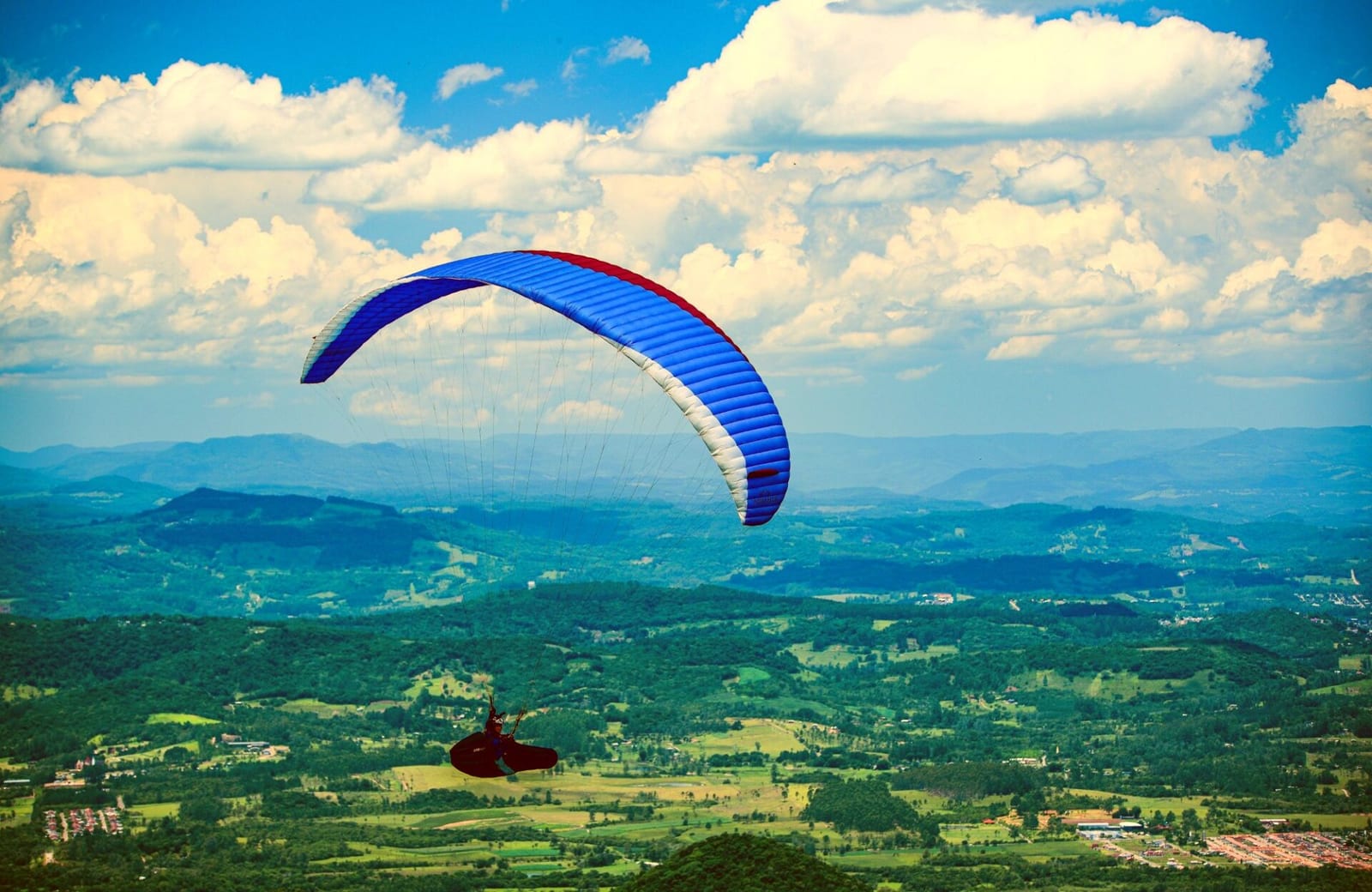 AGVL inicia novo ciclo de competições de parapente no Brasil e no exterior