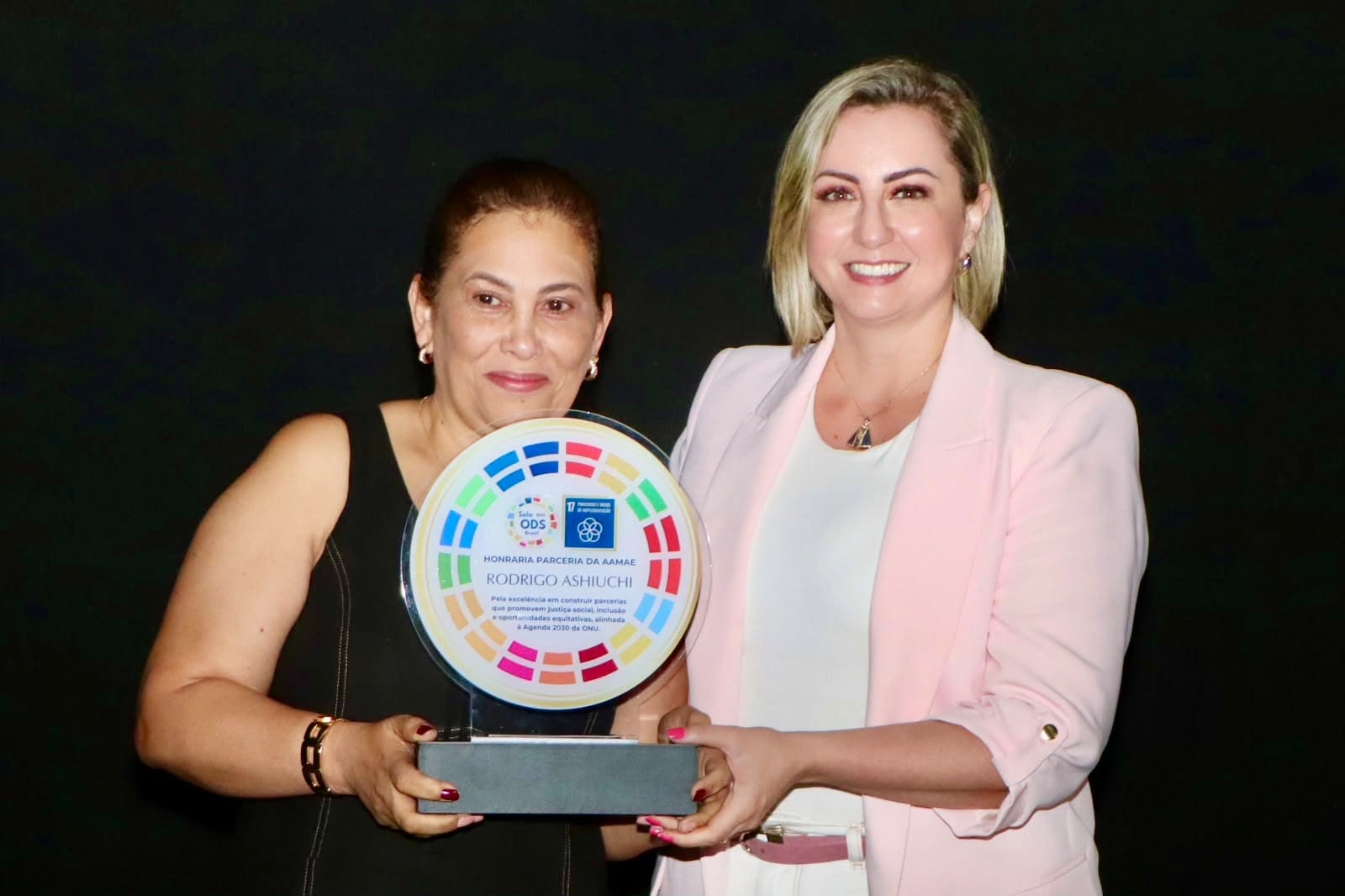 AAMAE homenageia Rodrigo Ashiuchi em cerimônia de certificação da ODS Brasil